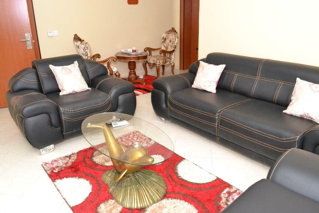 Limoh Suites Benin City Bagian luar foto