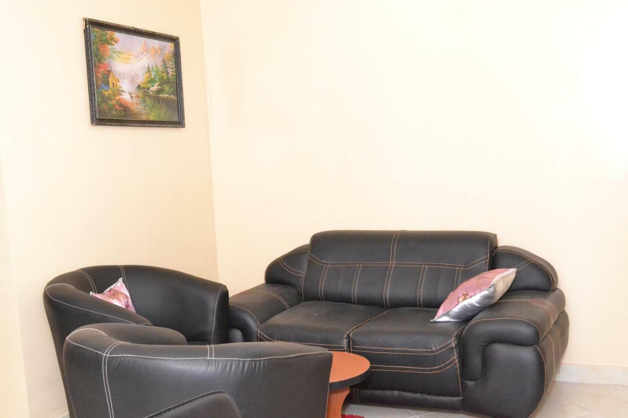 Limoh Suites Benin City Bagian luar foto