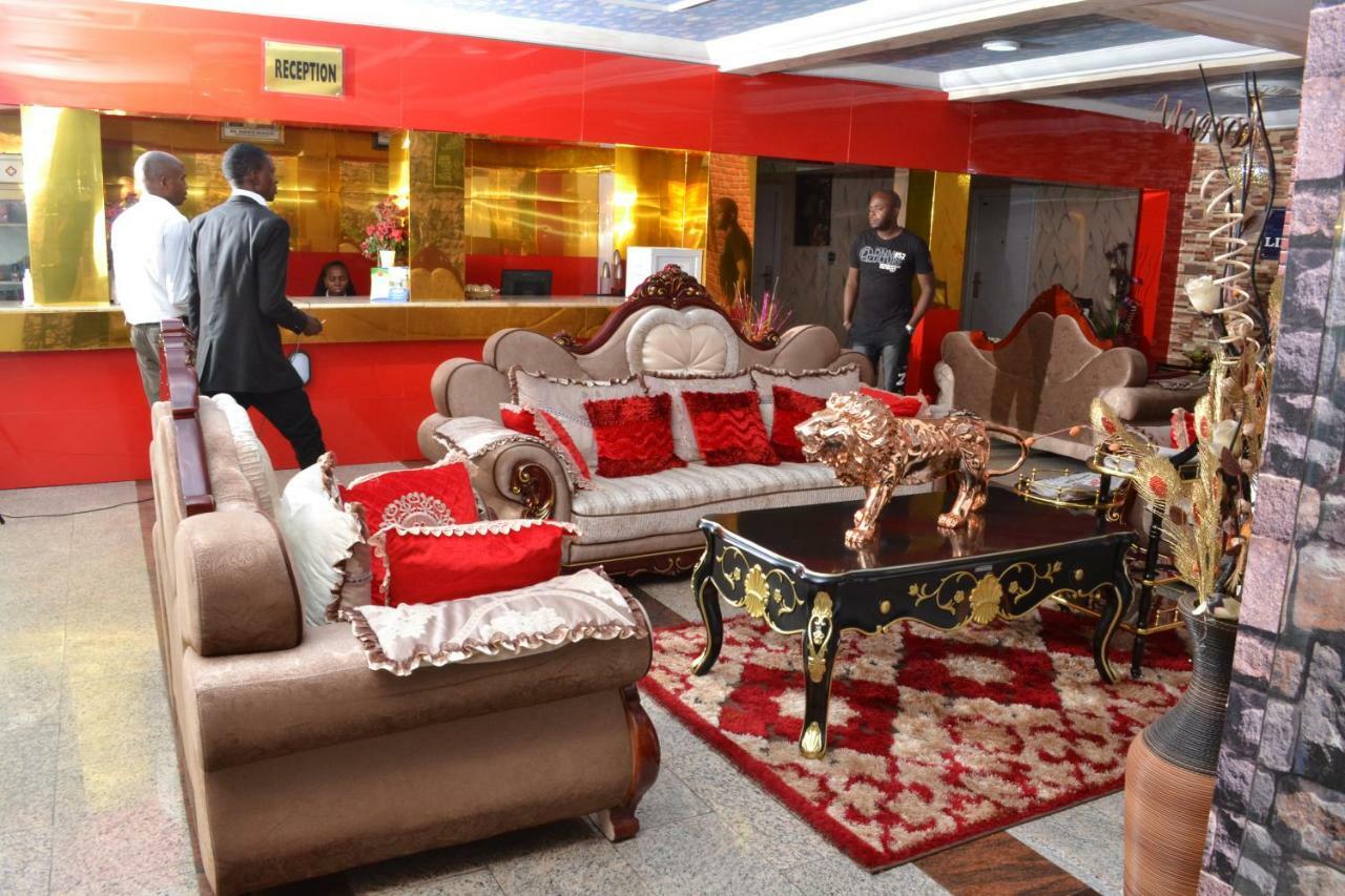 Limoh Suites Benin City Bagian luar foto