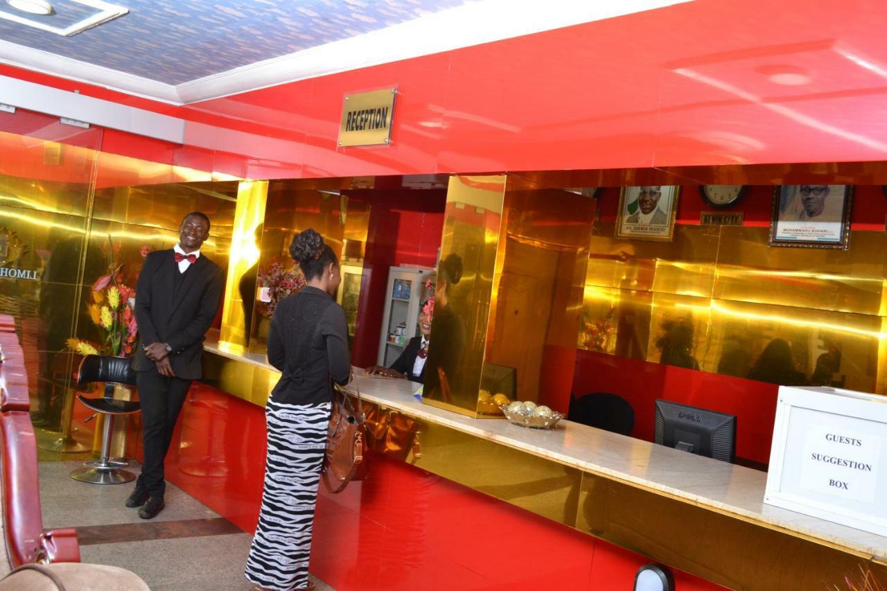 Limoh Suites Benin City Bagian luar foto
