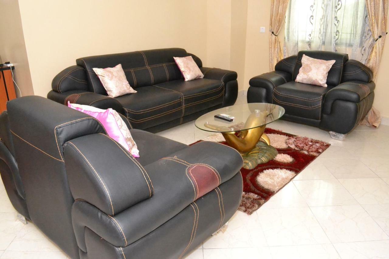 Limoh Suites Benin City Bagian luar foto