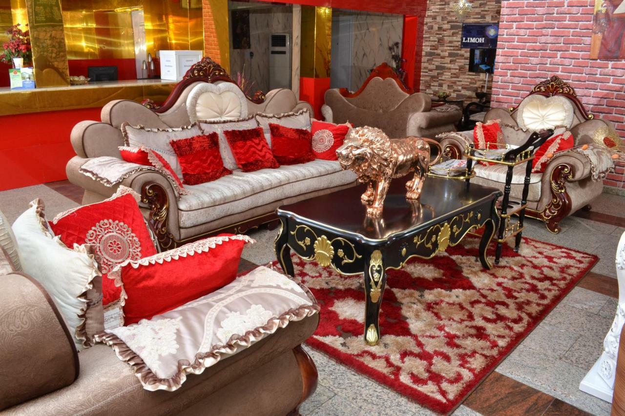 Limoh Suites Benin City Bagian luar foto