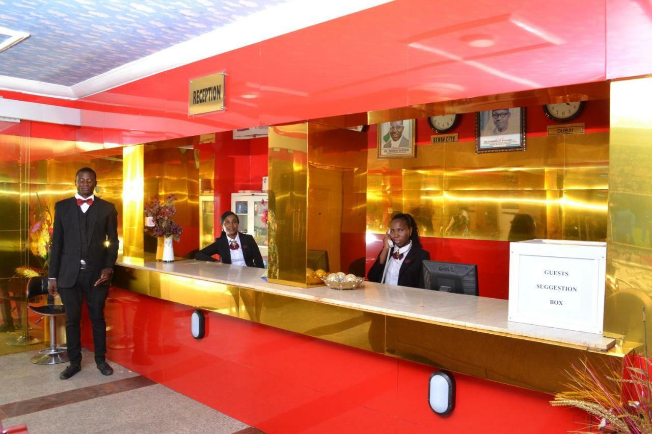Limoh Suites Benin City Bagian luar foto