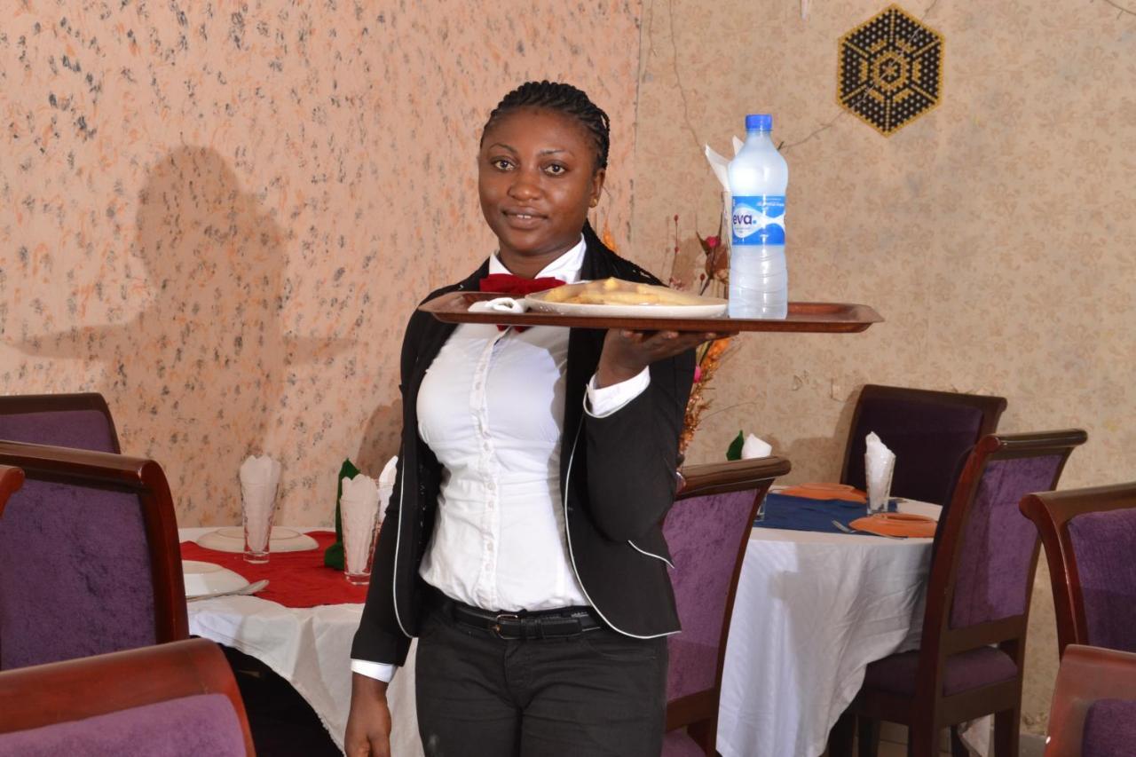 Limoh Suites Benin City Bagian luar foto